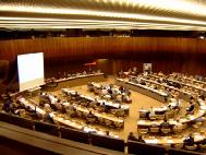 Hoi nghi nghan quyen